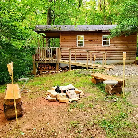 Lil' Log At Hearthstone Cabins And Camping - Pet Friendly-2